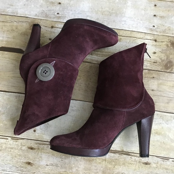 Gianni Bini Shoes - Gianni Bini Suede Fold over Ankle Boots. SZ 6M